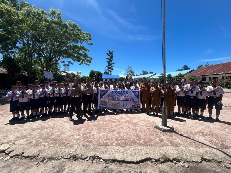 Police Goes To School, Sat Lantas Polres Humbahas Edukasi Pelajar Tertib Berlalu Lintas