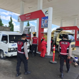 Sat Samapta Polres Humbang Hasundutan Laksanakan Patroli Rutin Cegah Gangguan Kamtibmas dan Pantau Stok BBM.