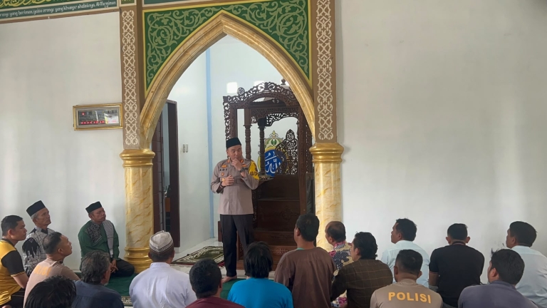 Jumat Keliling, Kapolres Humbahas Ajak Masyarakat Jaga Kamtibmas dan Bijak Bermedia Sosial